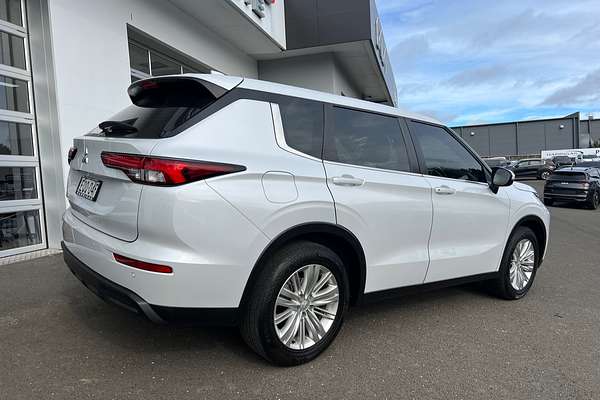 2021 Mitsubishi Outlander ES ZM