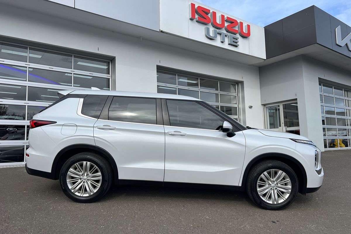 2021 Mitsubishi Outlander ES ZM