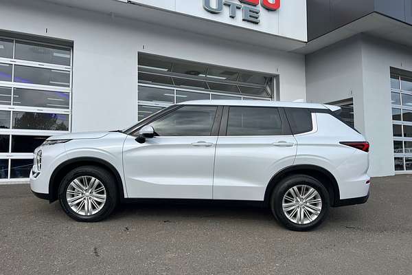 2021 Mitsubishi Outlander ES ZM