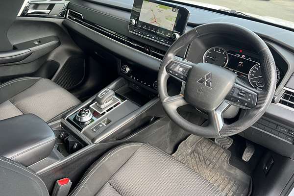 2021 Mitsubishi Outlander ES ZM