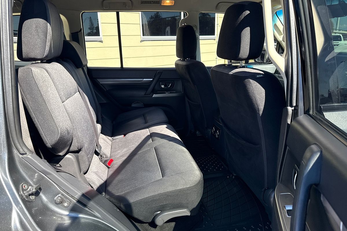 2019 Mitsubishi Pajero GLX NX