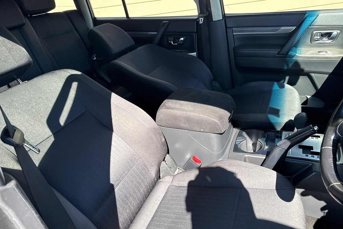 2019 Mitsubishi Pajero GLX NX
