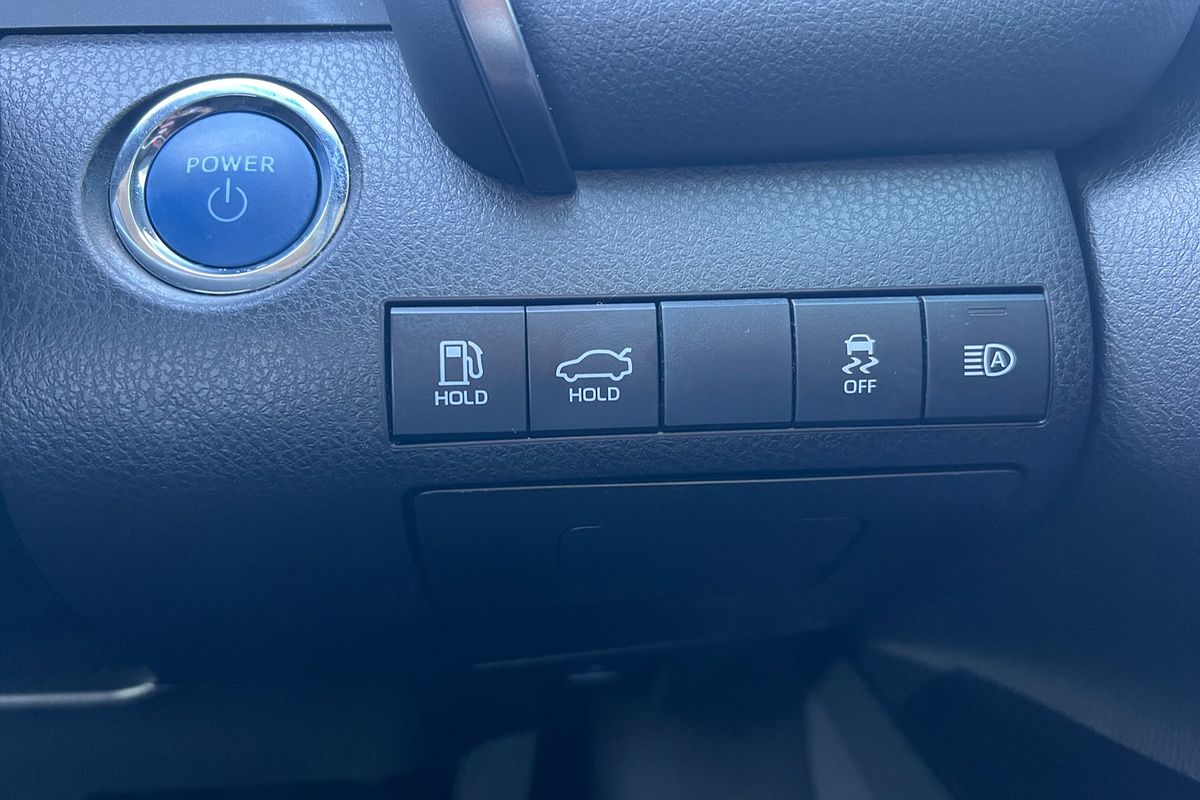 2021 Toyota Camry Ascent Sport AXVH70R