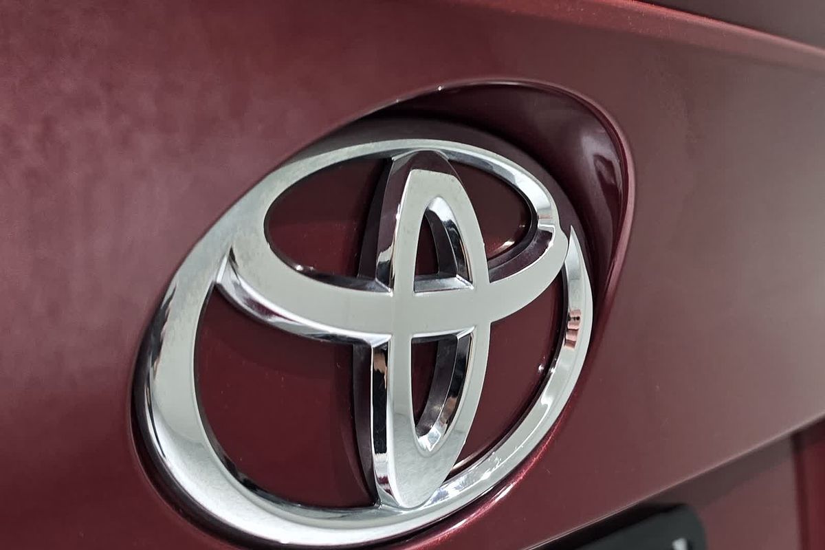 2018 Toyota C-HR C-HR Standard 2WD 1.2L Petrol Auto CVT Wagon NGX10R