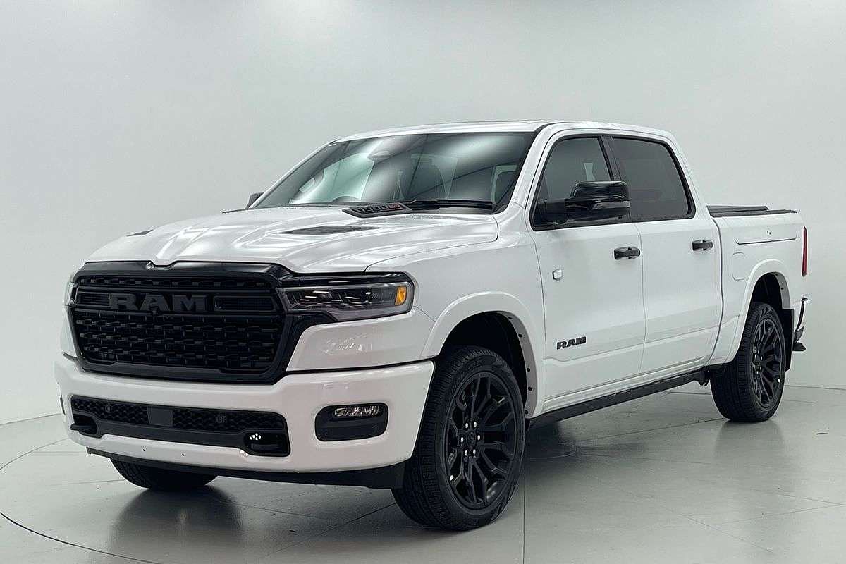 2025  Ram Trucks 1500 Limited Crew Cab RamBox  (DT6M9822M.25/XB9)