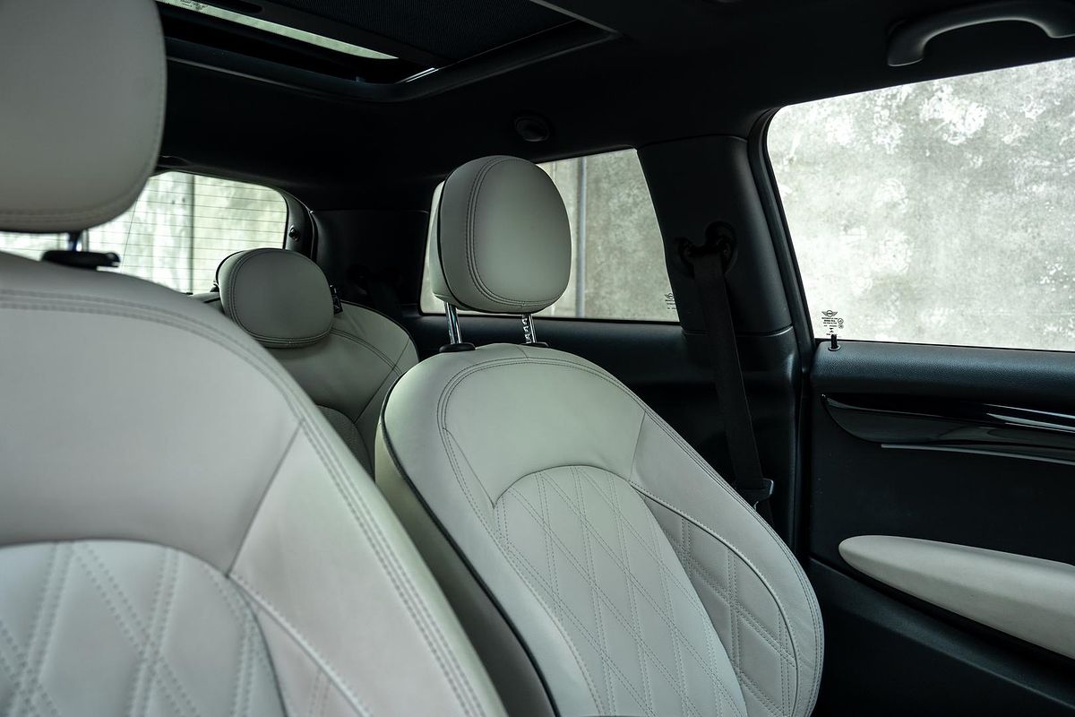 2022 MINI Hatch Cooper S Classic F56 LCI-2