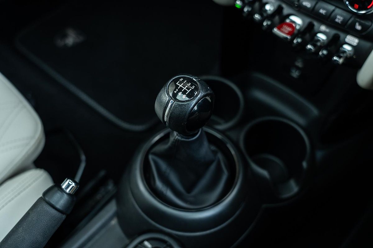 2022 MINI Hatch Cooper S Classic F56 LCI-2