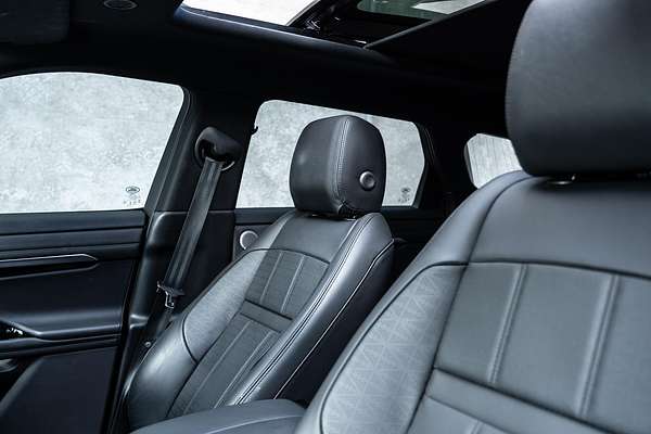 2023 Land Rover Range Rover Evoque P300e R-Dynamic HSE L551