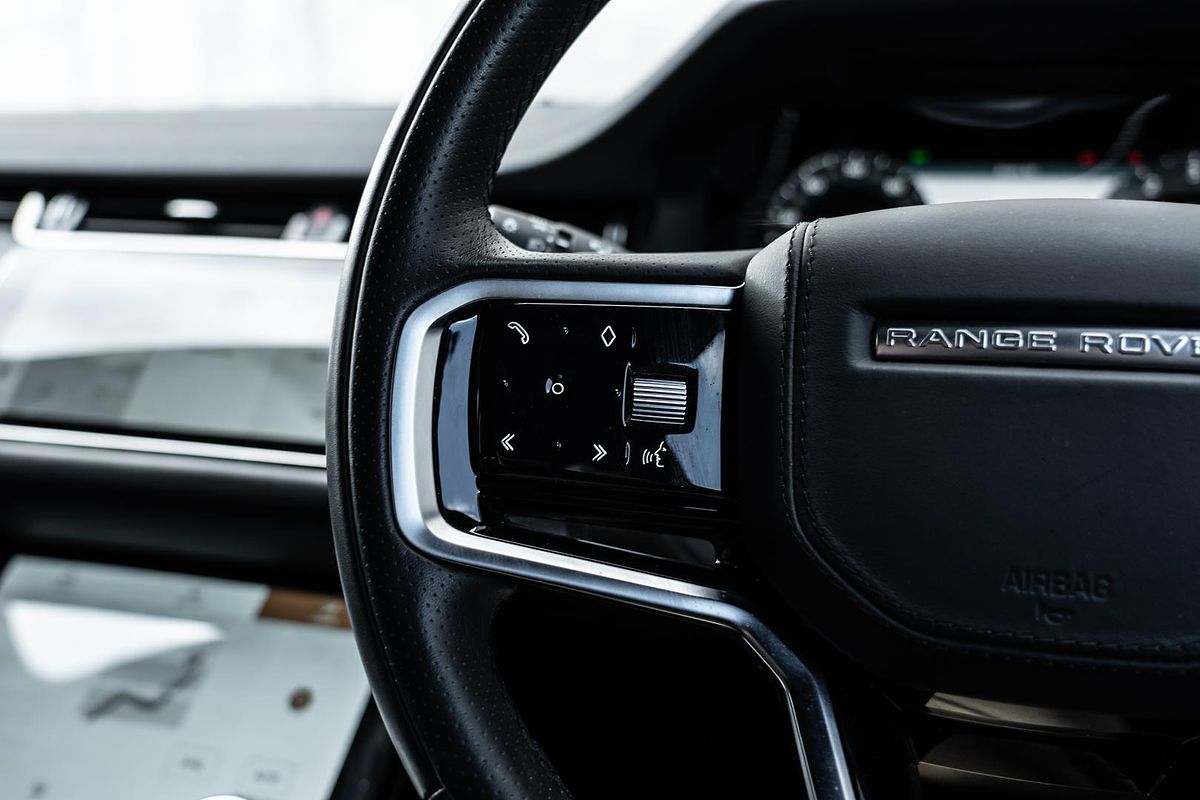 2023 Land Rover Range Rover Evoque P300e R-Dynamic HSE L551