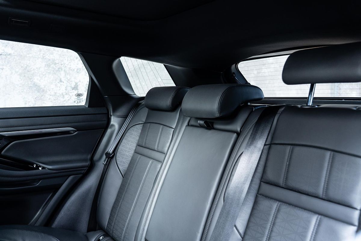 2023 Land Rover Range Rover Evoque P300e R-Dynamic HSE L551