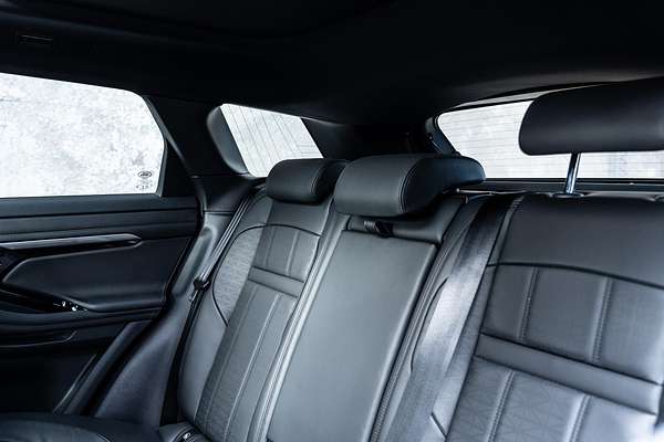 2023 Land Rover Range Rover Evoque P300e R-Dynamic HSE L551