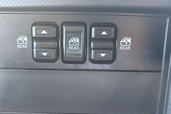2023 Isuzu N Series NNR 45-150 4x2