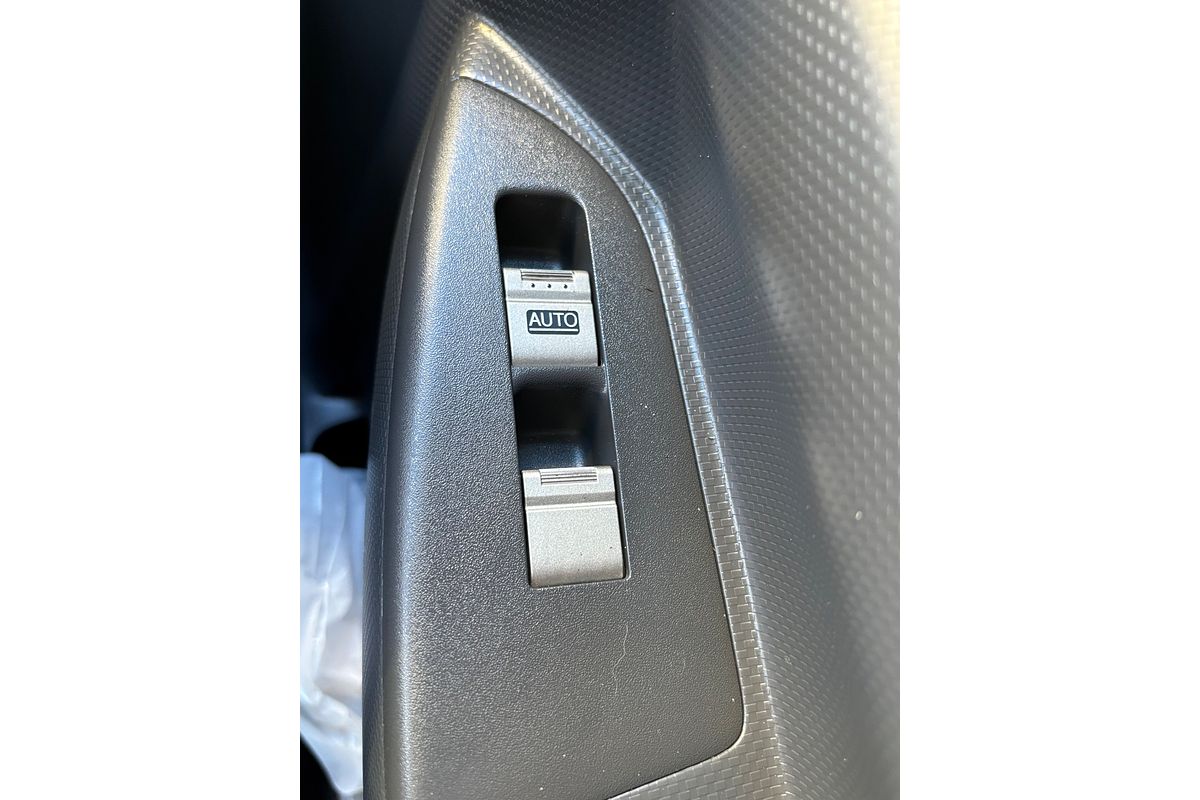 2023 Isuzu N Series NNR 45-150 4x2
