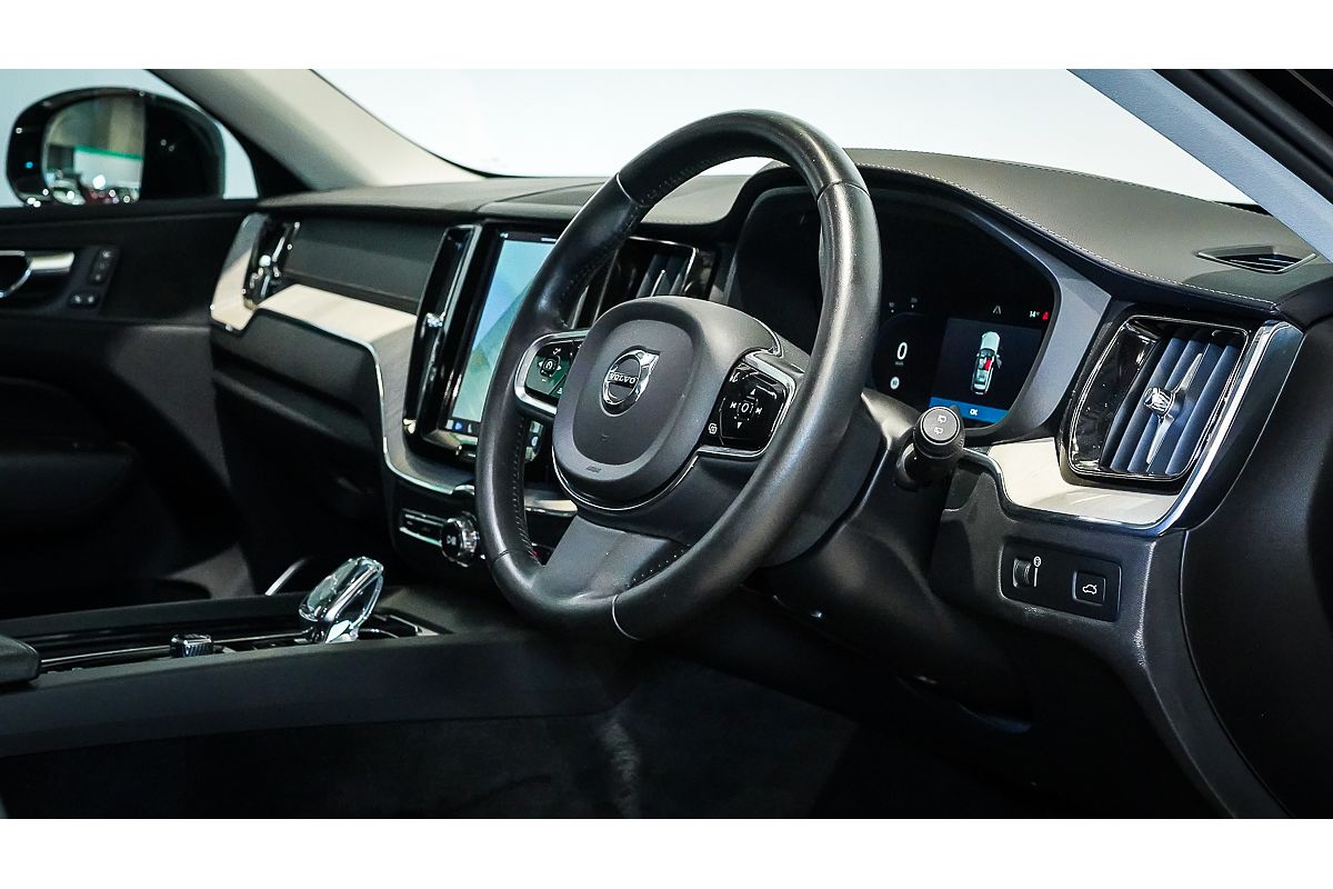 2021 Volvo XC60 B5 Inscription