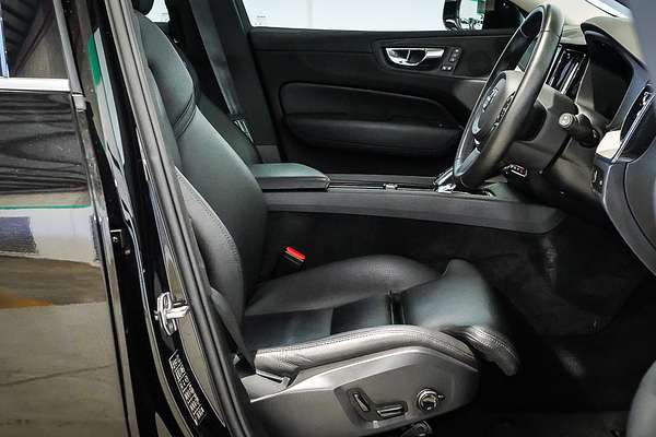 2021 Volvo XC60 B5 Inscription