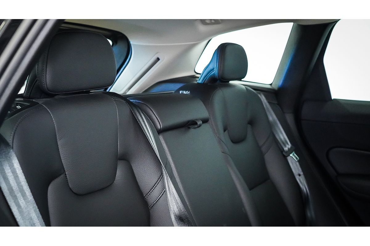 2021 Volvo XC60 B5 Inscription