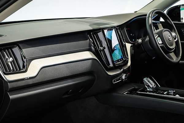 2021 Volvo XC60 B5 Inscription