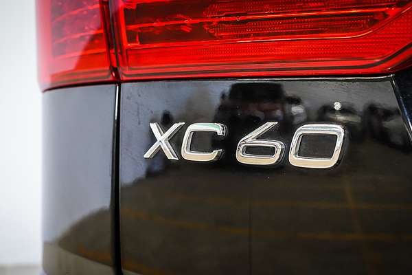 2021 Volvo XC60 B5 Inscription
