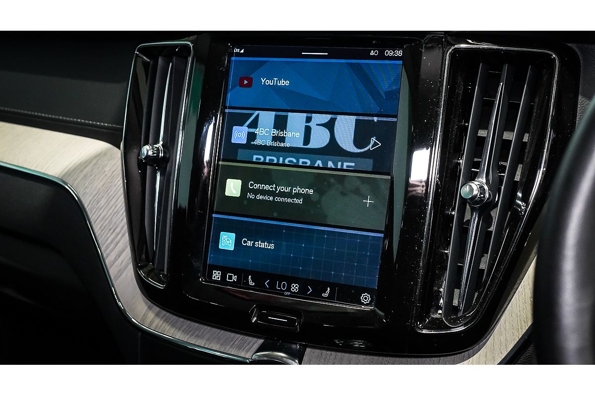 2021 Volvo XC60 B5 Inscription