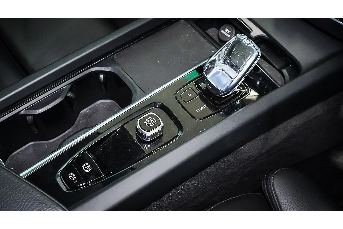 2021 Volvo XC60 B5 Inscription
