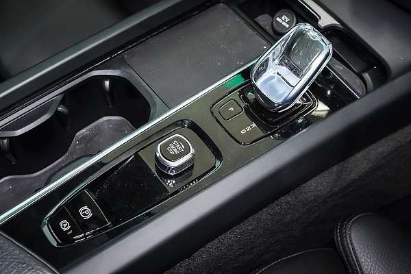 2021 Volvo XC60 B5 Inscription