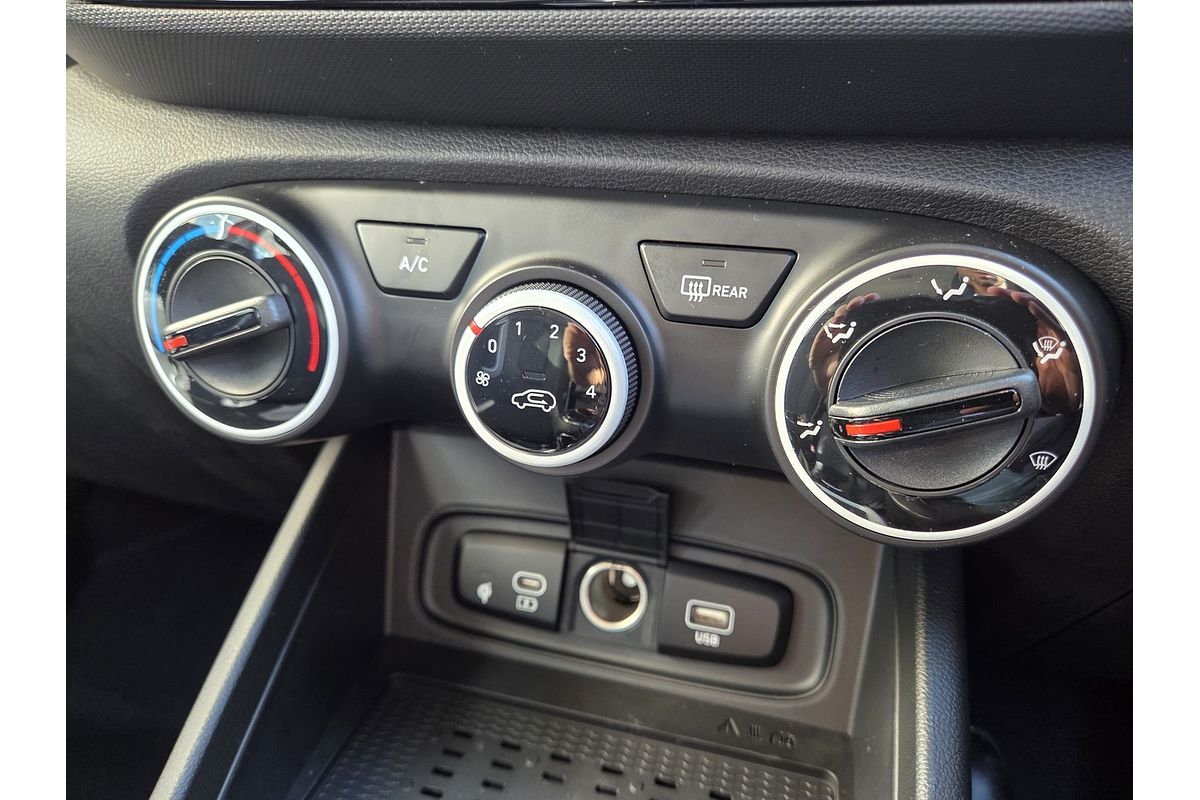 2025 Hyundai Venue Active QX.V5