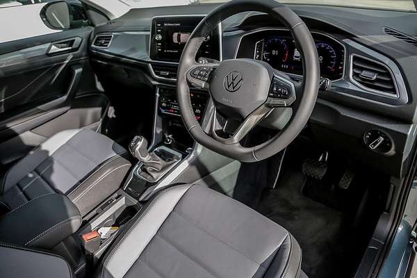 2025 Volkswagen T-Roc 110TSI Style D11