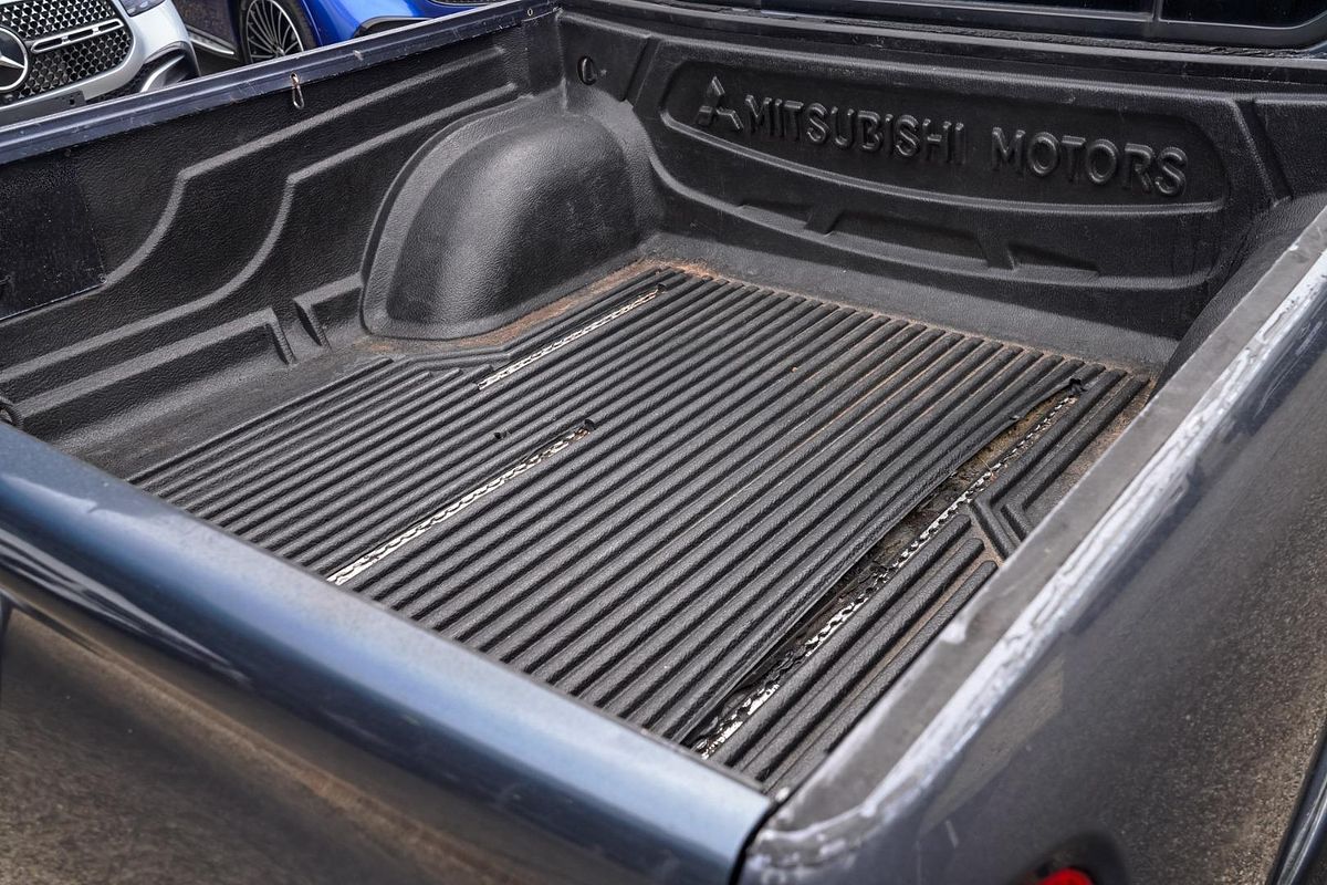 2010 Mitsubishi Triton GLX-R MN 4X4