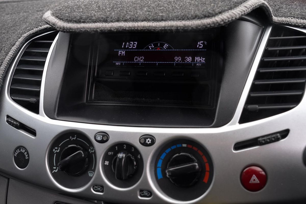 2010 Mitsubishi Triton GLX-R MN 4X4