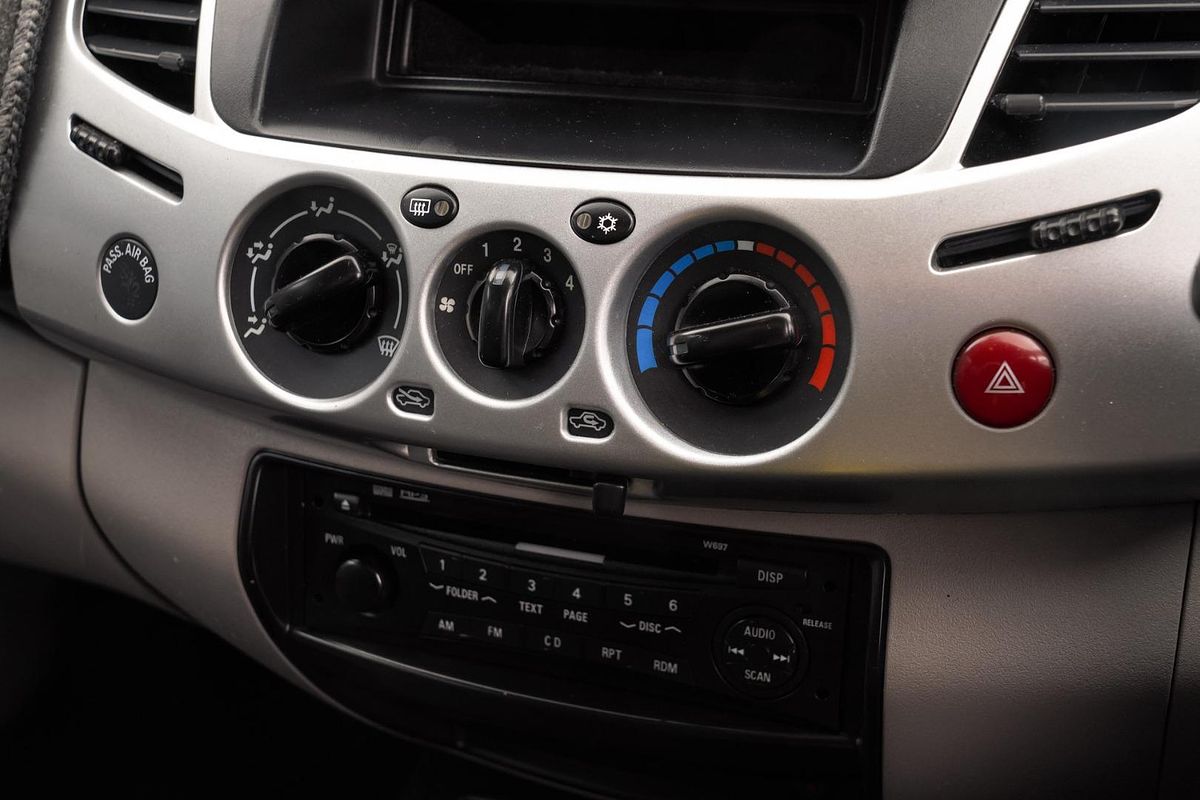 2010 Mitsubishi Triton GLX-R MN 4X4
