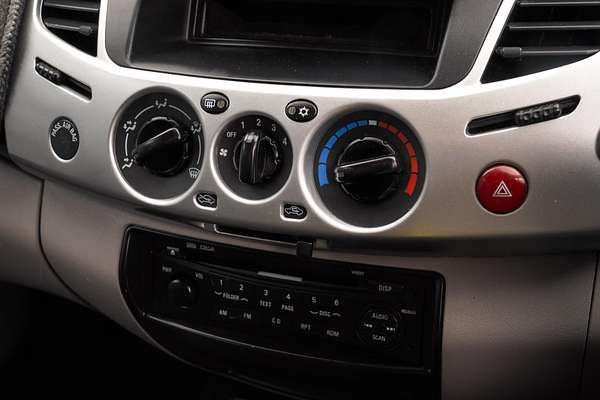 2010 Mitsubishi Triton GLX-R MN 4X4