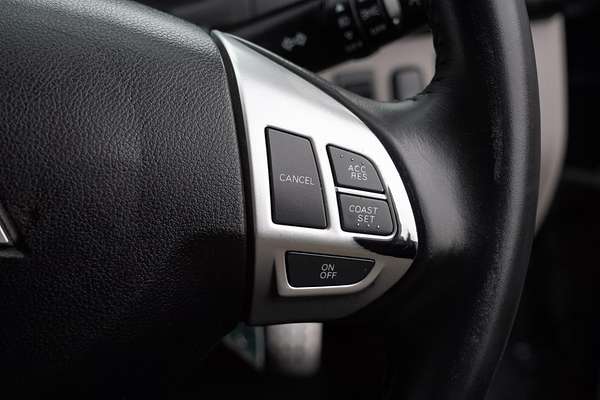 2010 Mitsubishi Triton GLX-R MN 4X4