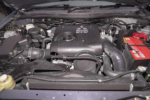 2010 Mitsubishi Triton GLX-R MN 4X4