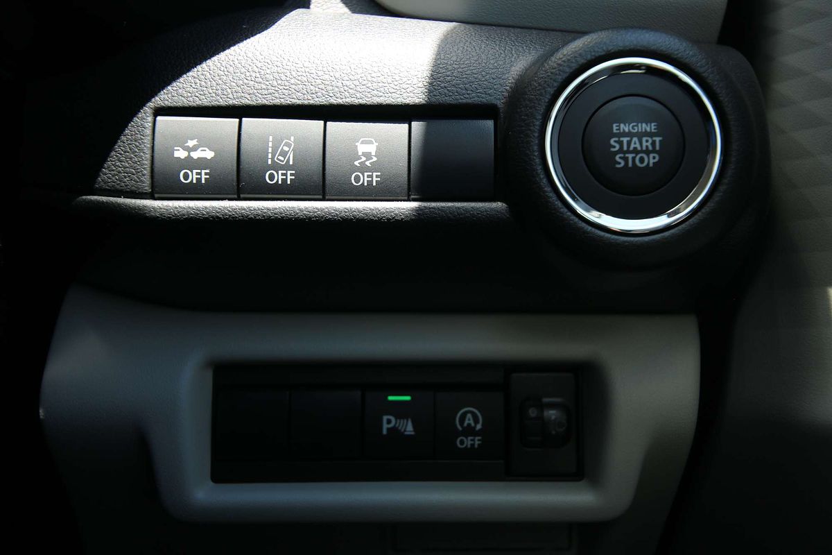 2024 Suzuki Swift Hybrid GLX UZ