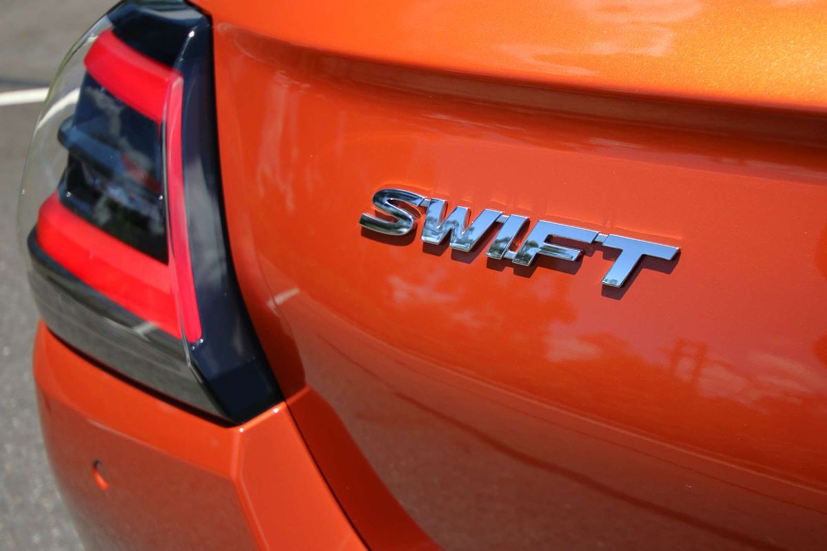 2024 Suzuki Swift Hybrid GLX UZ