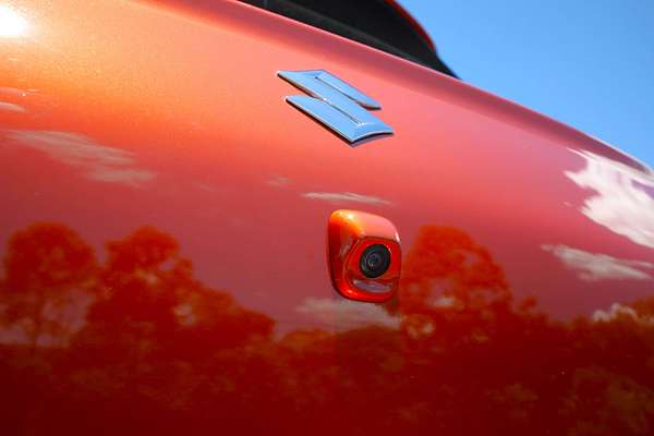 2024 Suzuki Swift Hybrid GLX UZ