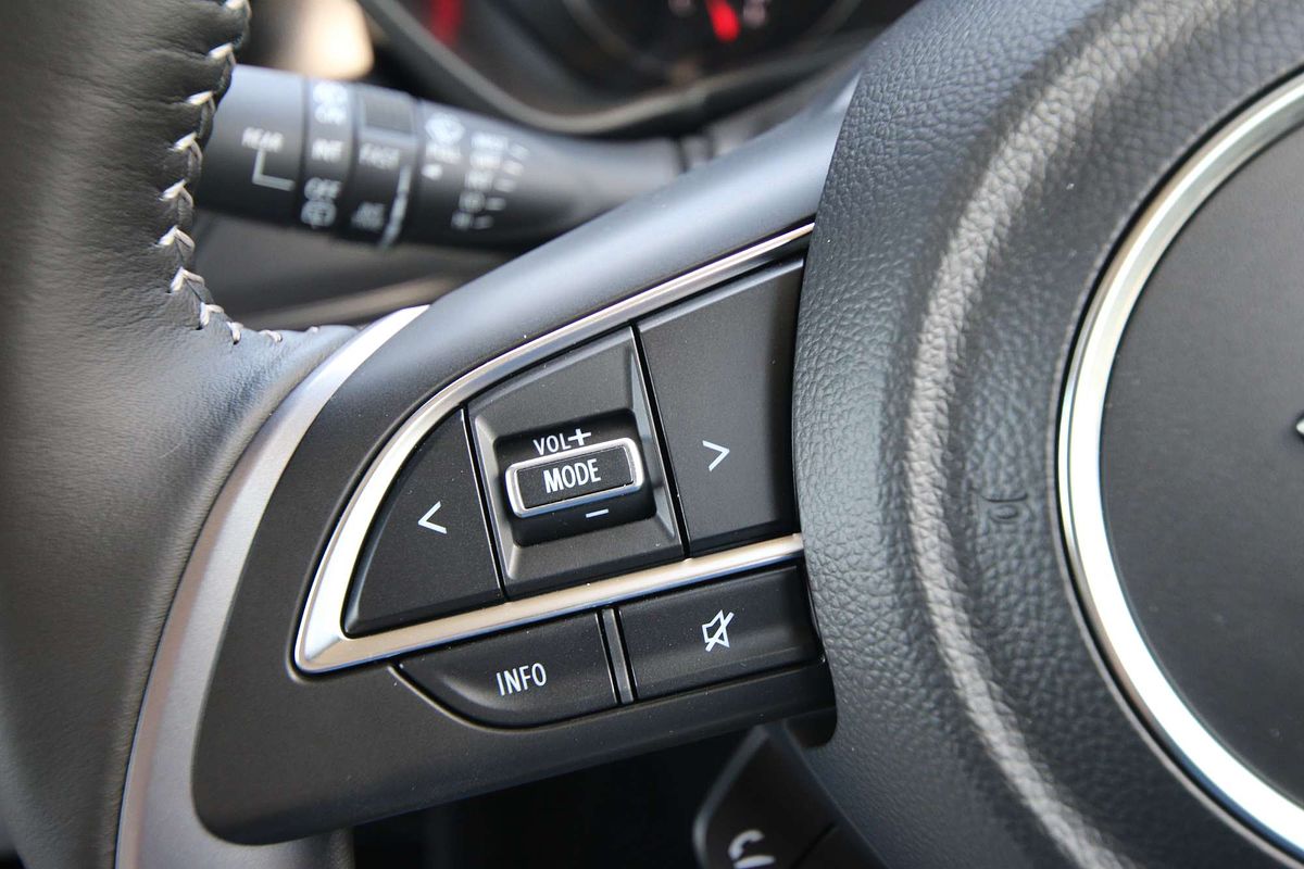 2024 Suzuki Swift Hybrid GLX UZ