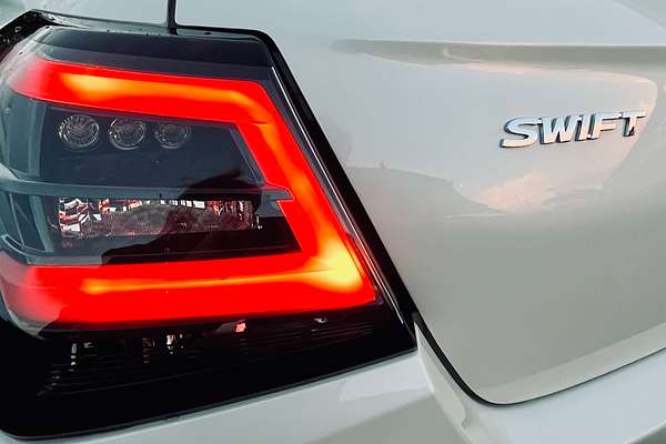 2025 Suzuki Swift Hybrid UZ