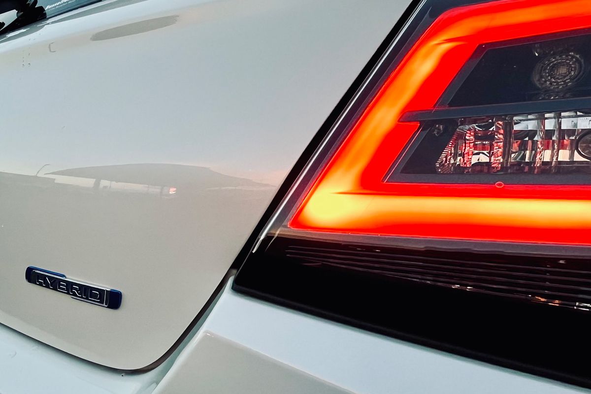 2025 Suzuki Swift Hybrid UZ