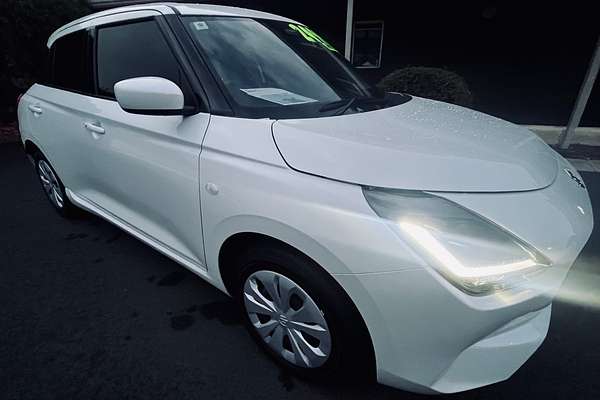 2025 Suzuki Swift Hybrid UZ