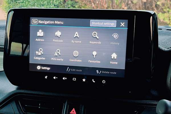 2025 Suzuki Swift Hybrid UZ