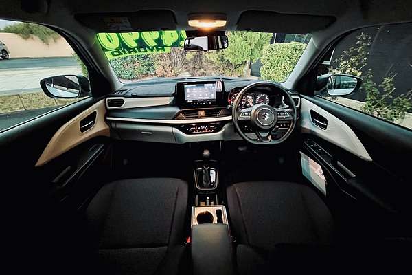 2025 Suzuki Swift Hybrid UZ