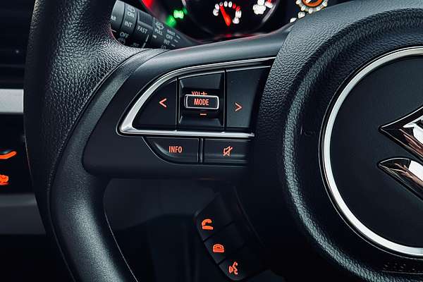2025 Suzuki Swift Hybrid UZ