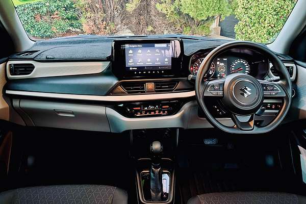 2025 Suzuki Swift Hybrid UZ