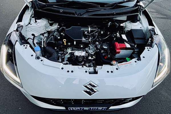 2025 Suzuki Swift Hybrid UZ