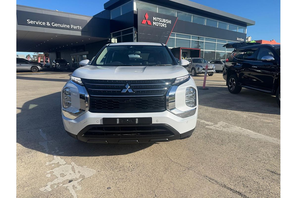 2023 Mitsubishi Outlander ES ZM
