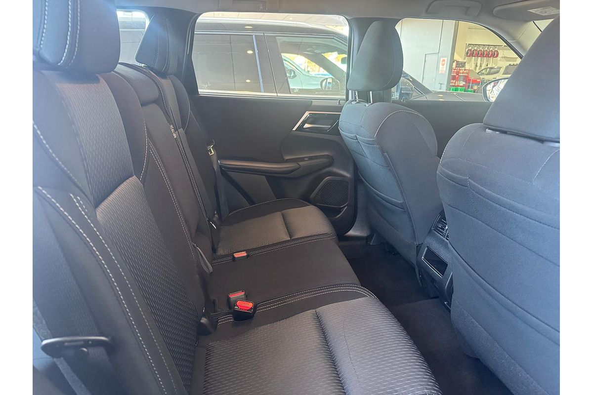2023 Mitsubishi Outlander ES ZM