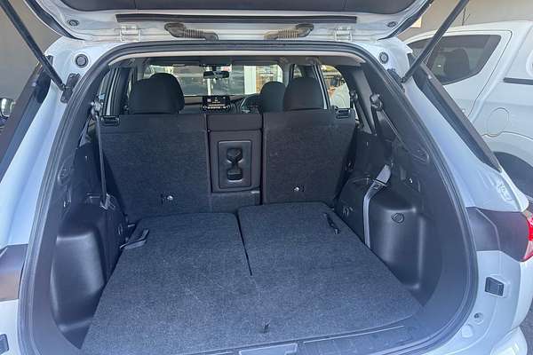 2023 Mitsubishi Outlander ES ZM