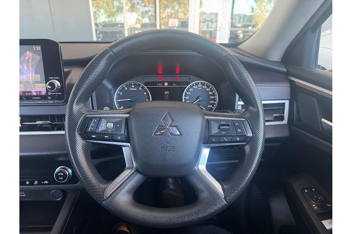 2023 Mitsubishi Outlander ES ZM