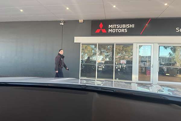 2023 Mitsubishi Outlander ES ZM